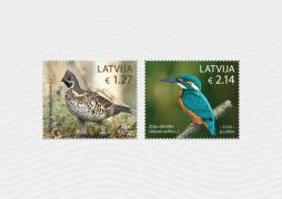 Latvijas Pasts releases two new stamps in the Latvian Birds series which feature the common kingfisher, Bird of the Year 2020, and the hazel grouse