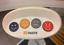 Latvijas Pasts calls on customers to assess the quality of service received in the post office using the smiley devices 