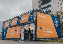 A tent for delivery of items starts operating next to Riga post office No. 21 to provide faster customer service