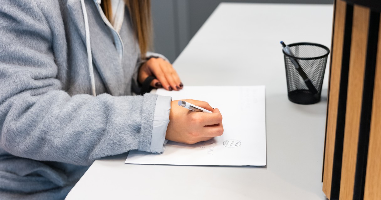 Pārtrauks pārrobežu ierakstīto sīkpaku pakalpojumu 