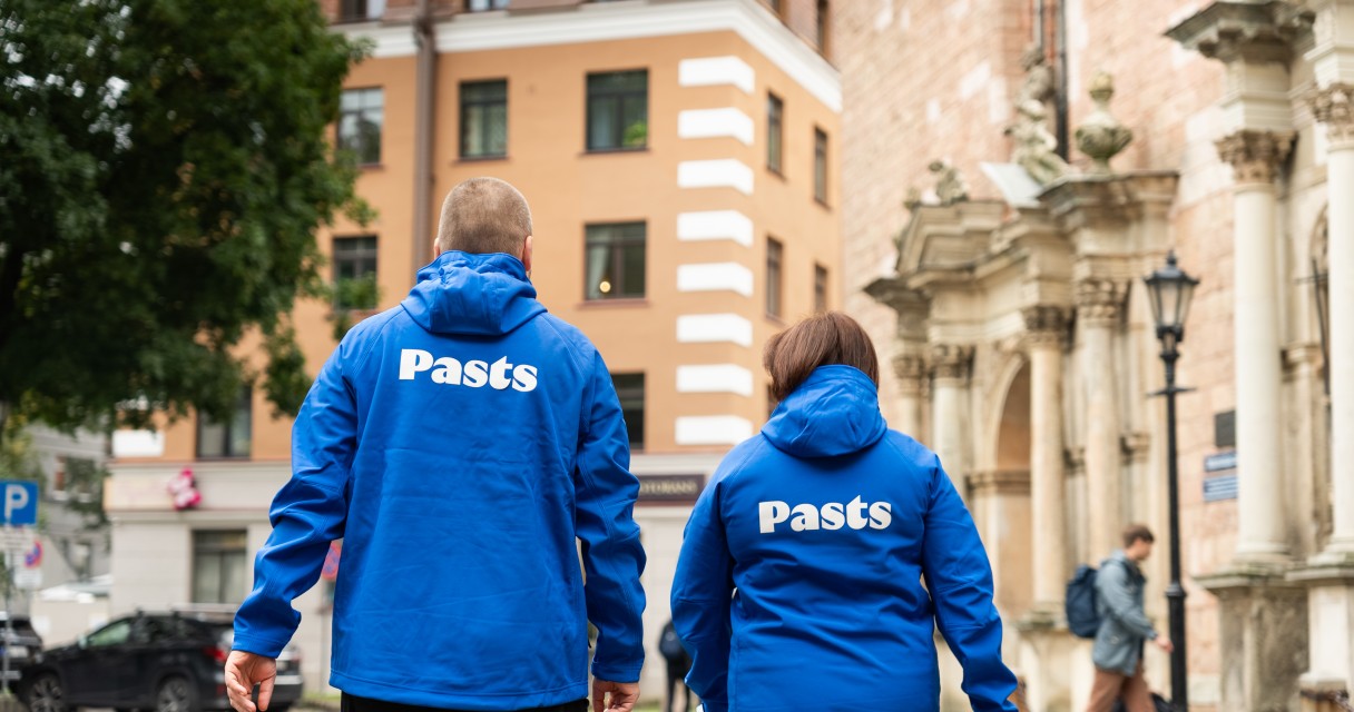 Publicitātes foto_pastnieki “Latvijas Pasts” atklās klientu centru Smiltenē