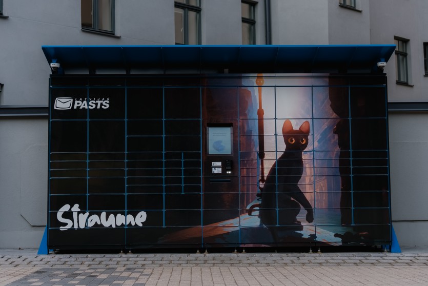 Rīgā atklāts "Straumei" veltīts pakomāts