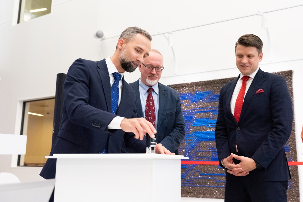 02.10.2025-24 jaunā dizaina pastmarka