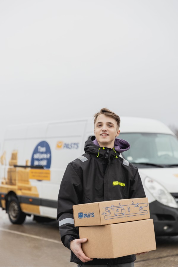 Kurjers-102 Kurjers ar sūtījumu