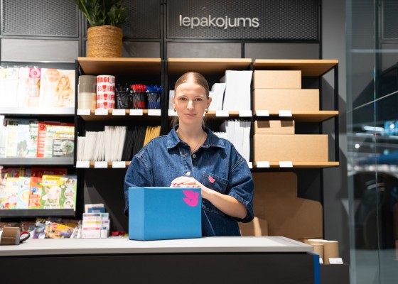 Sieviete klientu centrā